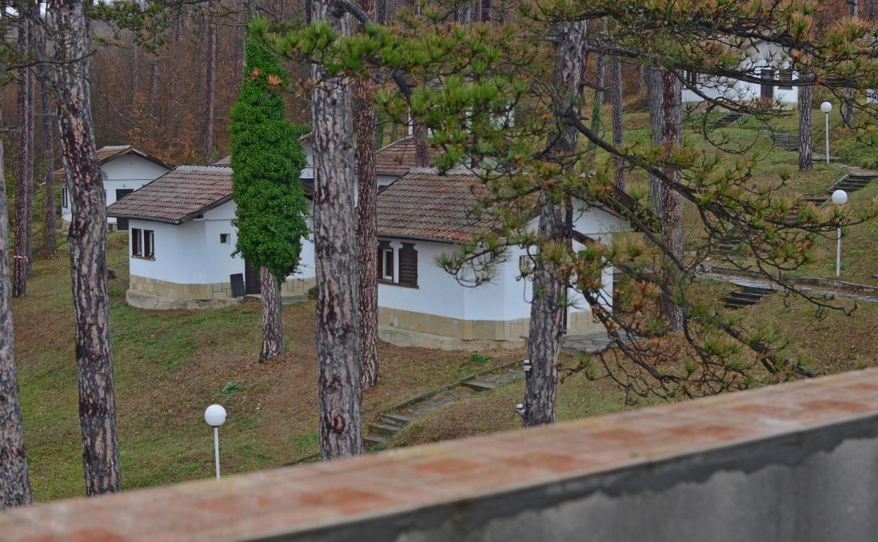 Отель Complex Brashlyan Трявна Экстерьер фото